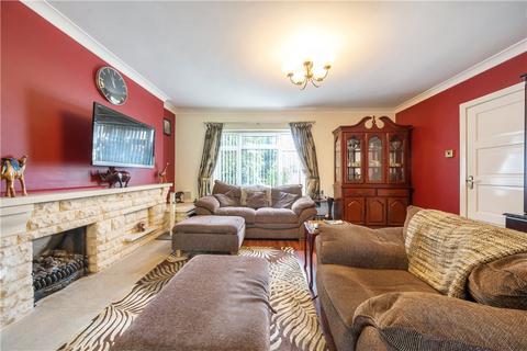 8 Springfield Gardens, Ruislip, HA4 9TQ