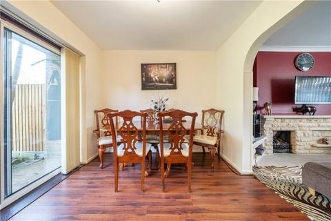 8 Springfield Gardens, Ruislip, HA4 9TQ