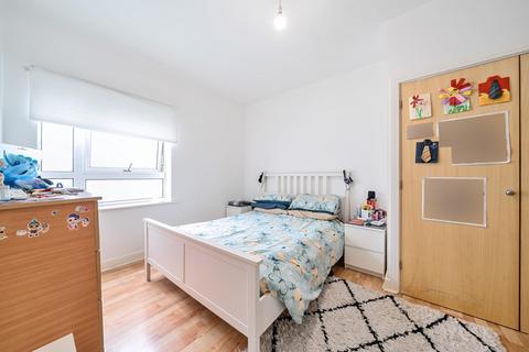 2 bedroom apartment for sale, Desvignes Drive, London, Lewisham