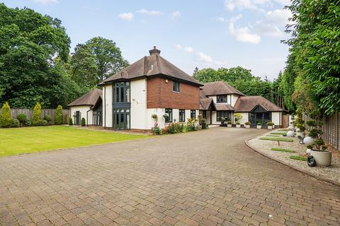 5 bedroom detached house for sale, Chilworth Road, Chilworth, Southampton, Hampshire, SO16