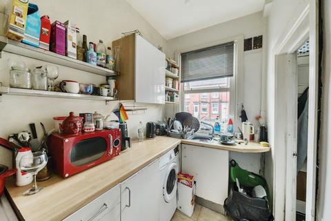 2 bedroom terraced house for sale, Clifton Terrace, Leeds, LS9