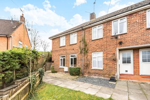 2 bedroom semi-detached house to rent, Wolfe Close, Winchester, SO22