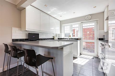 7 Leconfield Walk, Hornchurch, RM12 6NZ