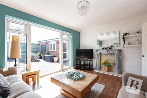 7 Leconfield Walk, Hornchurch, RM12 6NZ