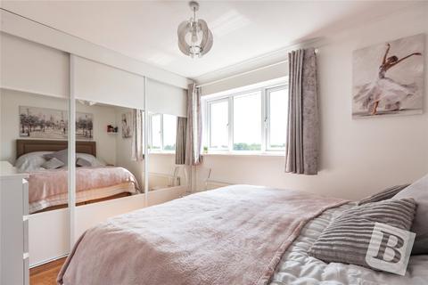 7 Leconfield Walk, Hornchurch, RM12 6NZ