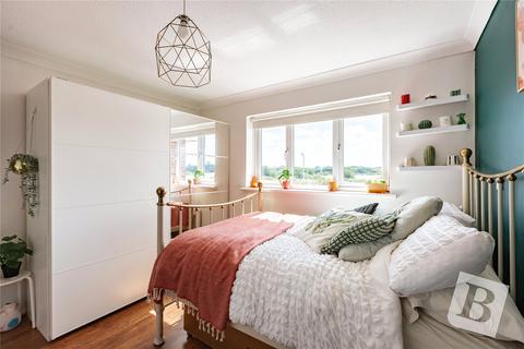 7 Leconfield Walk, Hornchurch, RM12 6NZ