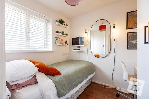 7 Leconfield Walk, Hornchurch, RM12 6NZ
