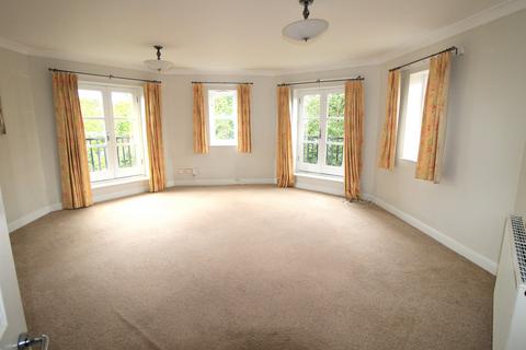 2 bedroom apartment for sale, Deyncourt Gardens, Upminster RM14