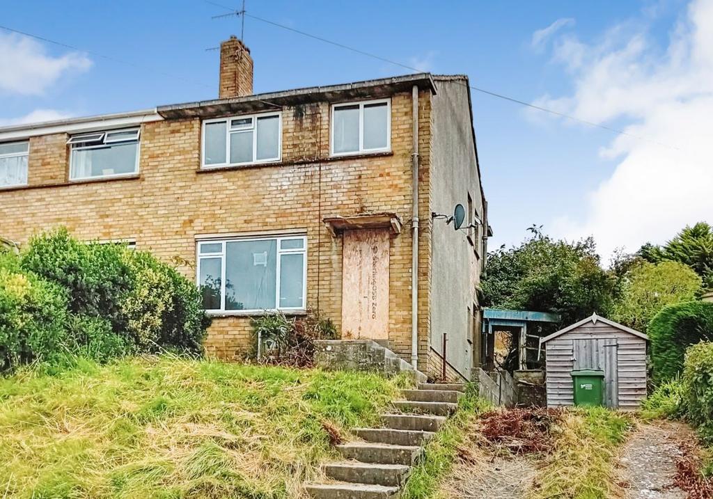 23 Fishers Way, Kingscourt, Stroud... 3 bed semidetached house for