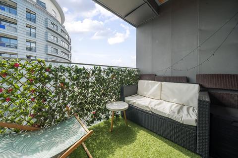 2 bedroom apartment for sale, Norman Road, London