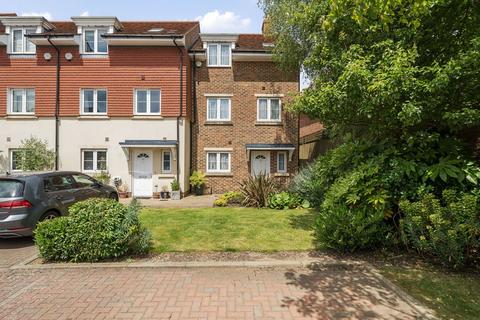 4 bedroom end of terrace house for sale, Hunters Place, Hindhead, GU26