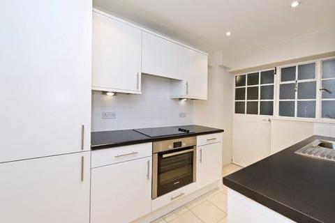 2 bedroom flat to rent, Fulham Road, South Kensington, London, SW3