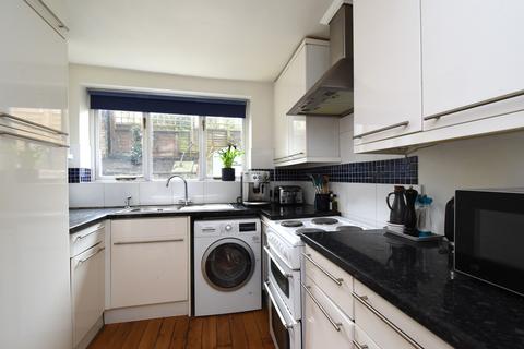 67 Woodrow, London, SE18 5DH