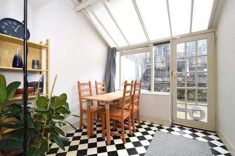 67 Woodrow, London, SE18 5DH