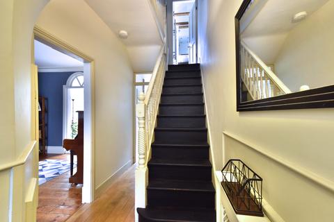 67 Woodrow, London, SE18 5DH
