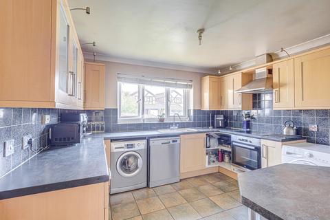 3 bedroom semi-detached house for sale, Thornhill, Leigh-on-sea, SS9