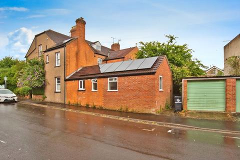 5 bedroom end of terrace house for sale, Colmer Road, Yeovil BA21