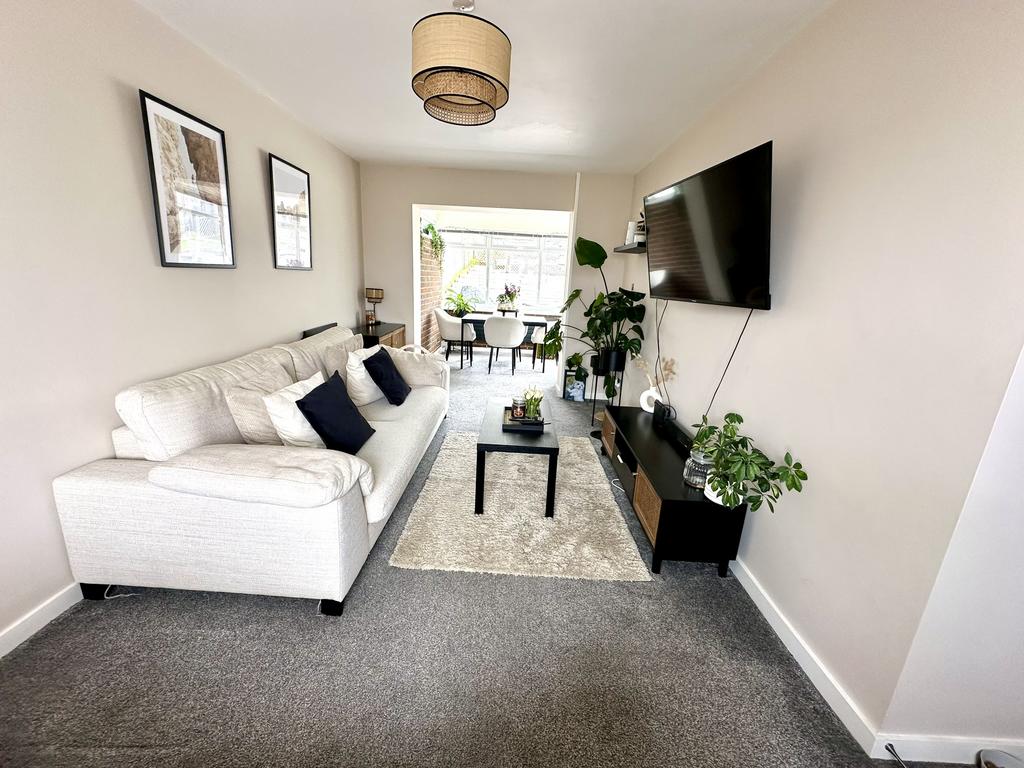 Valley Road, Portslade BN41 2 bed semi-detached house for sale - £355,000