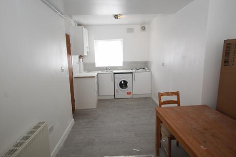 1 bedroom flat to rent, Park Avenue, Park Royal, London NW10