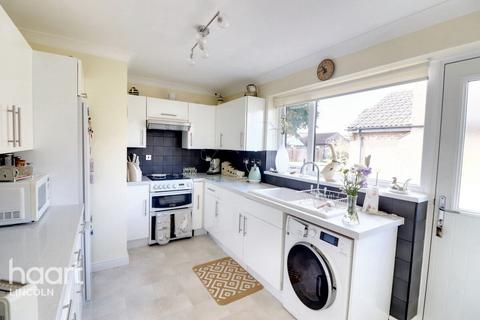 3 Chestnut Way, Binbrook, Market Rasen, LN8 6DD