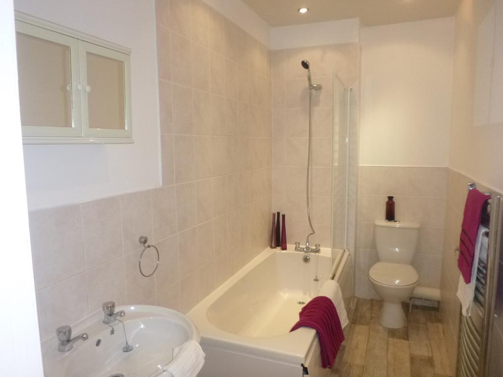 Carter Street, Burnley, BB12 2 bed terraced house to rent £600 pcm (£