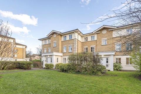 2 bedroom apartment for sale, Monkwood Close, Romford, RM1