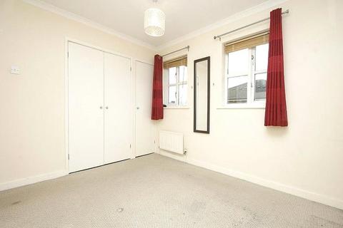 2 bedroom apartment for sale, Monkwood Close, Romford, RM1