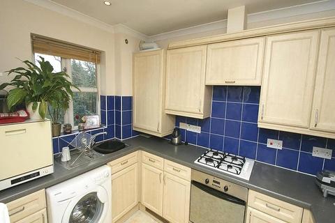 2 bedroom apartment for sale, Monkwood Close, Romford, RM1