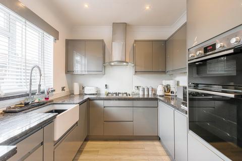 10 Somerhill Avenue, Sidcup, DA15 9JX