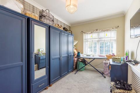 10 Somerhill Avenue, Sidcup, DA15 9JX