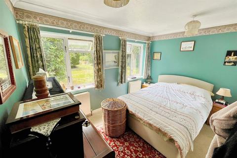 15 Cheam Road, Broadstone, BH18 9HB