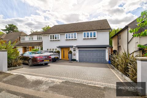 4 bedroom detached house for sale, Loughton IG10