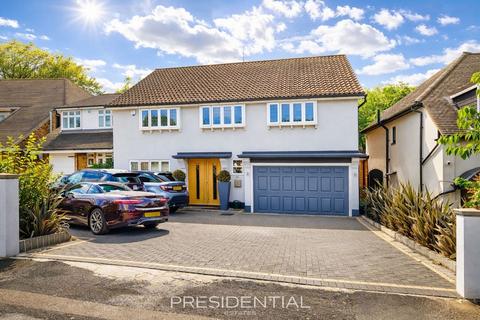12 Garden Way, Loughton, IG10 2SF
