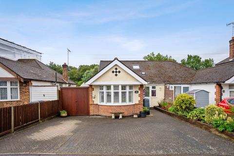 3 bedroom bungalow for sale, Park Avenue, North Bushey