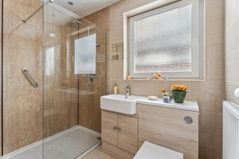 104 Park Avenue, Bushey, WD23 2BB