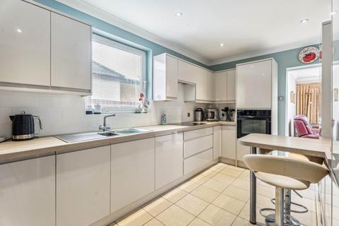 104 Park Avenue, Bushey, WD23 2BB