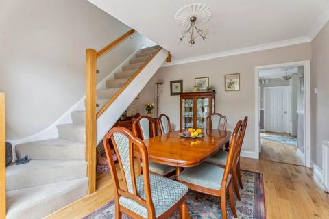 104 Park Avenue, Bushey, WD23 2BB