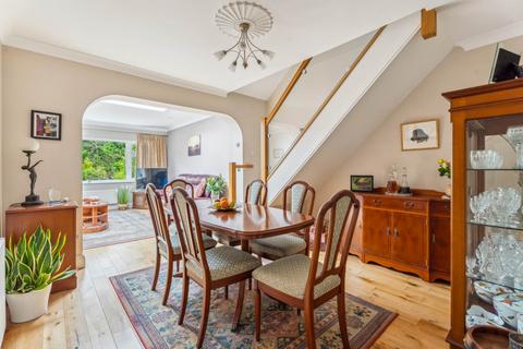 104 Park Avenue, Bushey, WD23 2BB
