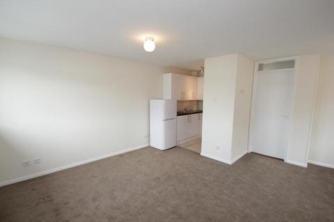 1 bedroom apartment to rent, Walton Road, Woking GU21