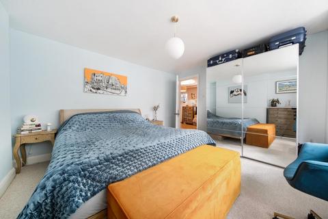 12c Gatestone Road, London, SE19 3AT