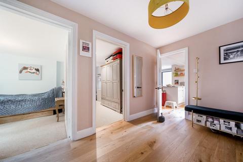 12c Gatestone Road, London, SE19 3AT