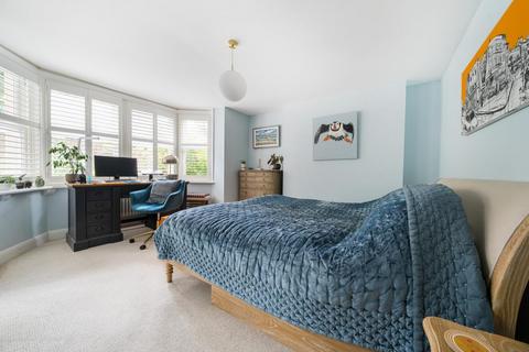 12c Gatestone Road, London, SE19 3AT