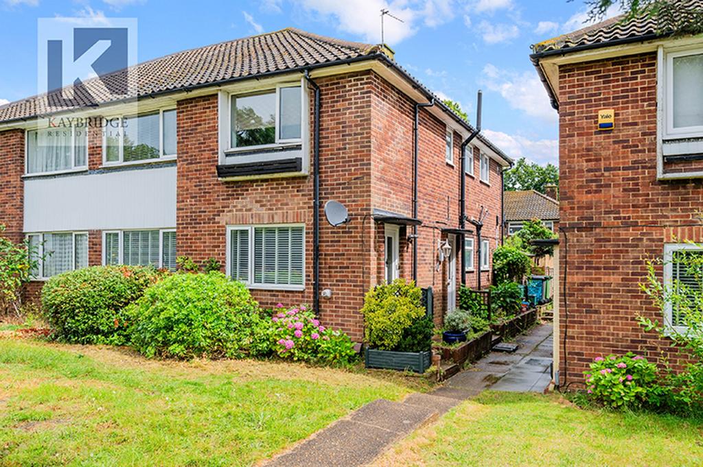 Chessington Road, Epsom, KT19 2 bed maisonette for sale - £350,000