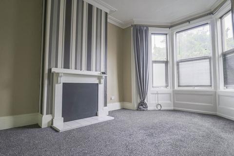 1 bedroom flat for sale, Jubilee Road - Great First Time Buy - Vacant