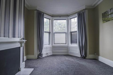 1 bedroom flat for sale, Jubilee Road - Great First Time Buy - Vacant