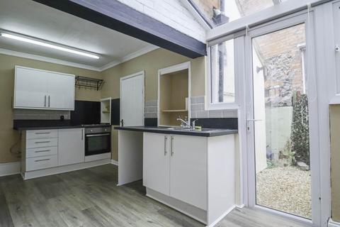 1 bedroom flat for sale, Jubilee Road - Great First Time Buy - Vacant