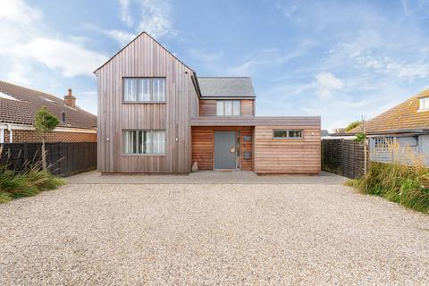 4 bedroom detached house for sale, Farm Road, Bracklesham Bay, PO20