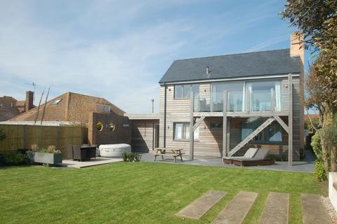 4 bedroom detached house for sale, Farm Road, Bracklesham Bay, PO20