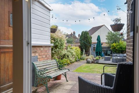 21 Upton Road, Thornton Heath, CR7 8PR