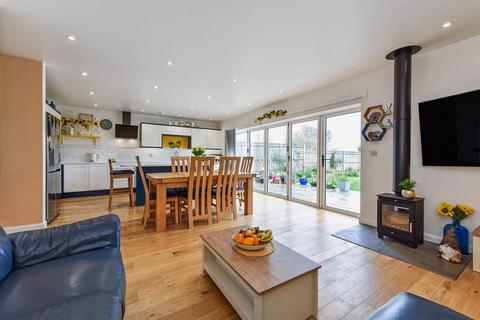 4 bedroom chalet for sale, Wessex Avenue, East Wittering, PO20